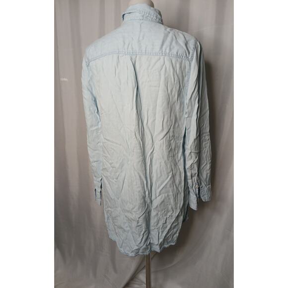 Chicos Long Sleeve Button Up Tencel Lyocell Lightwash Denim Chambray Shirt M - Picture 2 of 9